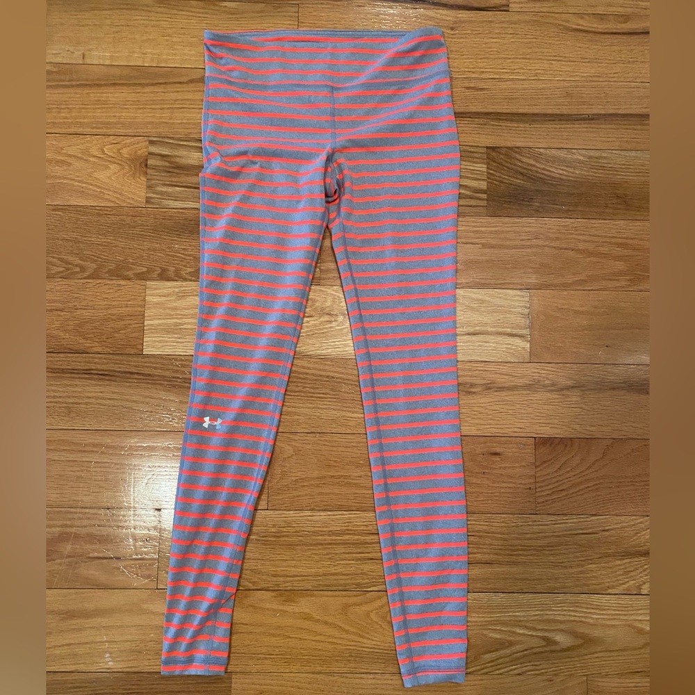 Neons pink stripe under armor leggings size S worn a few times GREAT CONDITION
